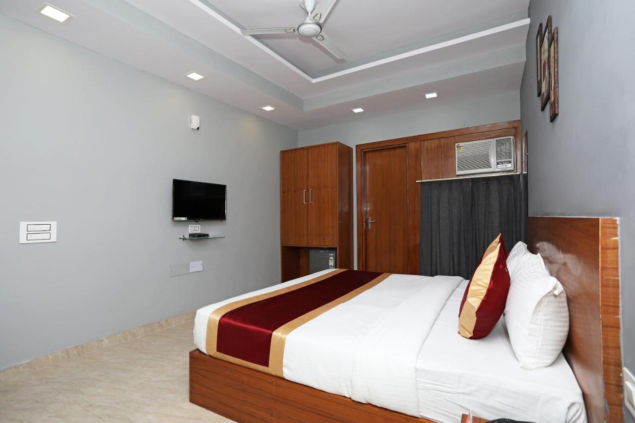 Hotel Capital O Aashiyana Paradise Near Omaxe Gurgaon Mall Esterno foto