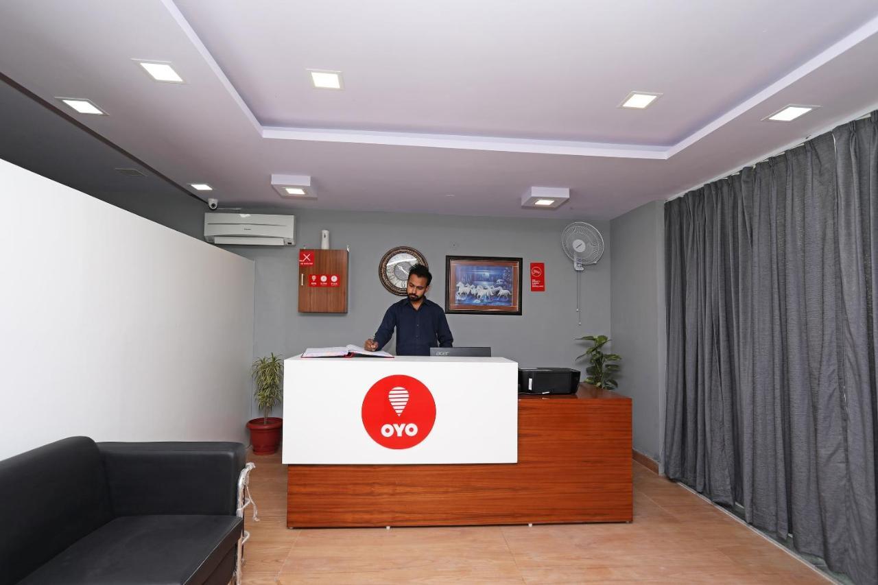 Hotel Capital O Aashiyana Paradise Near Omaxe Gurgaon Mall Esterno foto