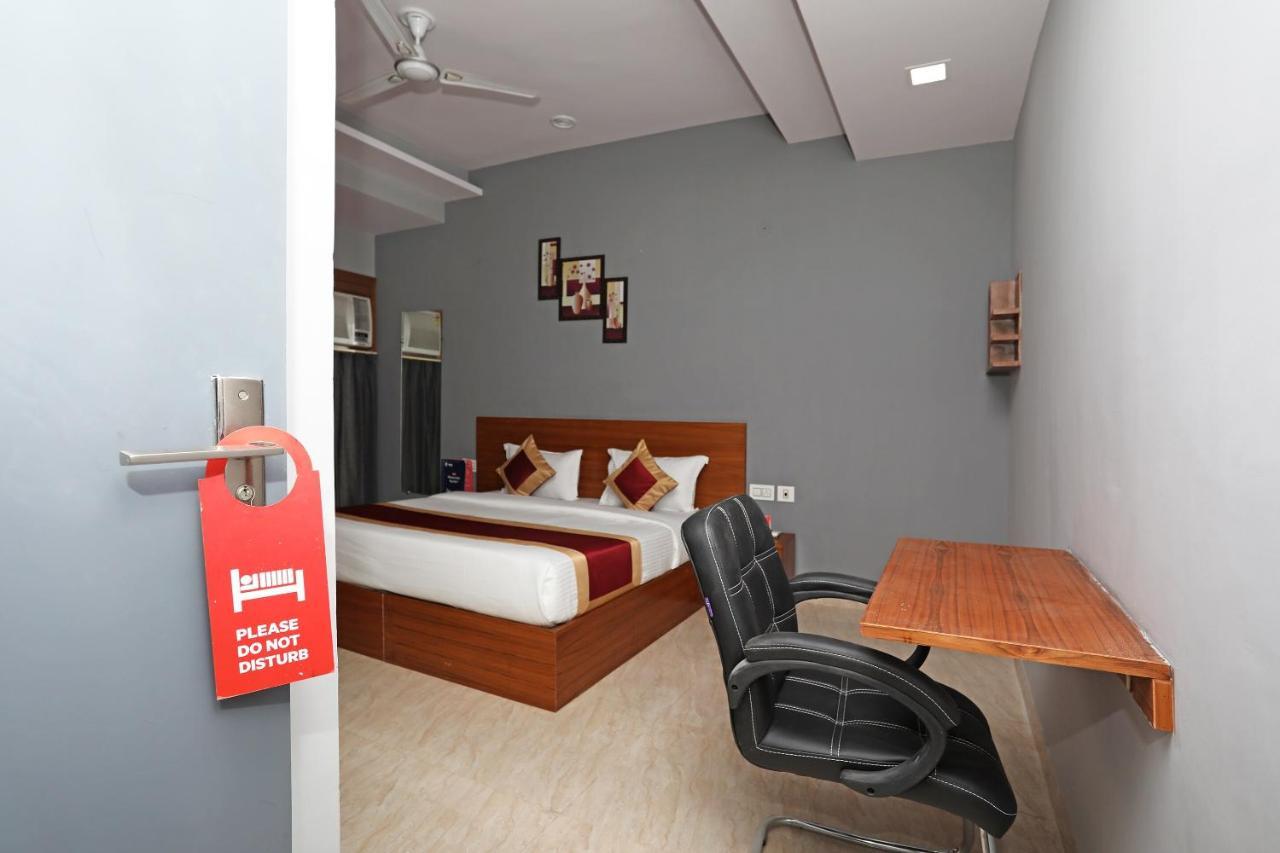 Hotel Capital O Aashiyana Paradise Near Omaxe Gurgaon Mall Esterno foto